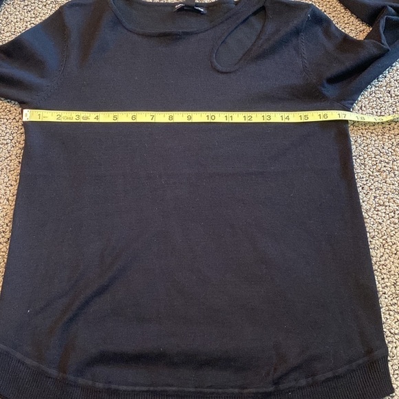 NWT Cable & Gauge Black Crew Neck Sweater Size Small - Picture 9 of 9